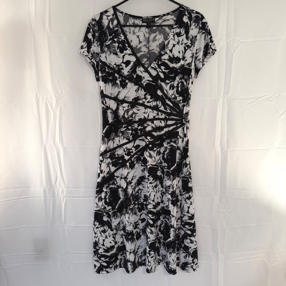 Connected Apparel Womens Floral Faux Wrap Dress Black White V-Neck Size 10 - Picture 2 of 10